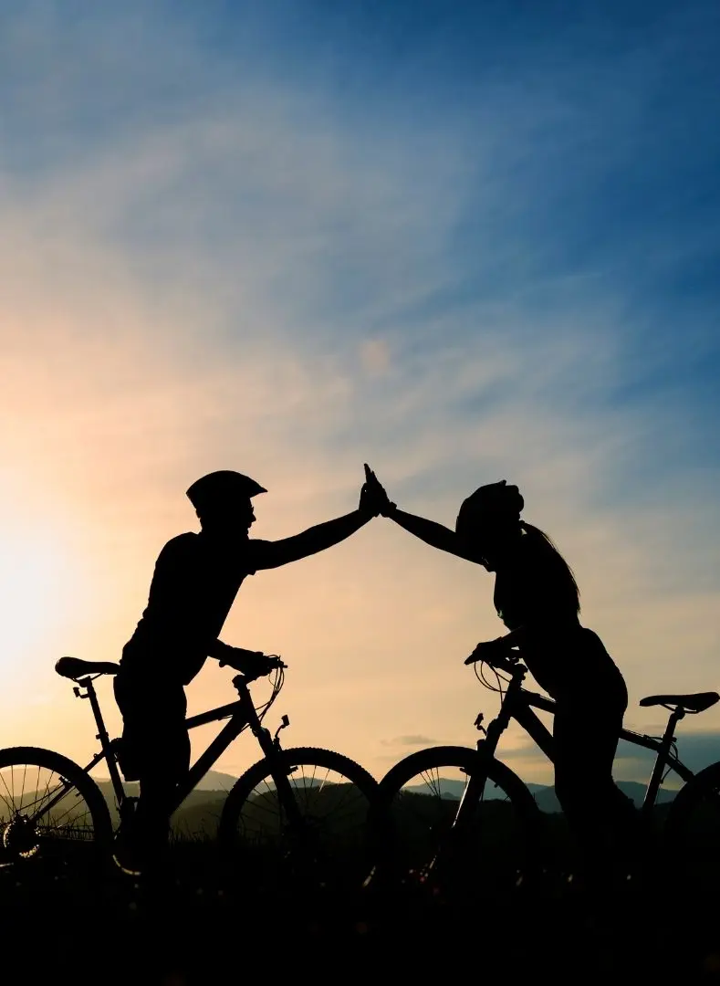 sportif à vélo qui représentent esprit d'équipe de notre cabinet comptable à Paris